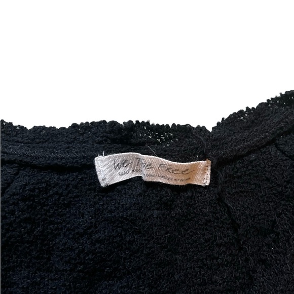 Free People We. The. Free Women’s Inside Out Distressed Hem Knitted Black Tee - Picture 2 of 11